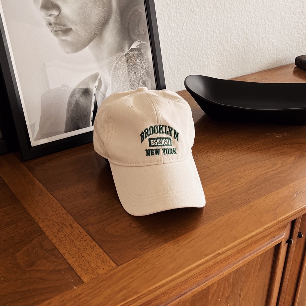 SOLD OUT ❌ BEIGE EMBROIDERED BROOKLYN HAT - Picture 2 of 2